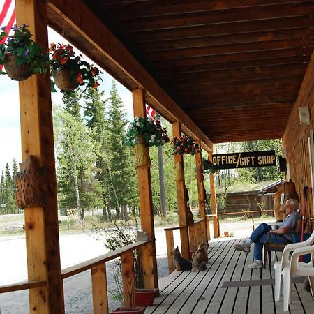 The Golden Bear Motel Tok Exterior foto