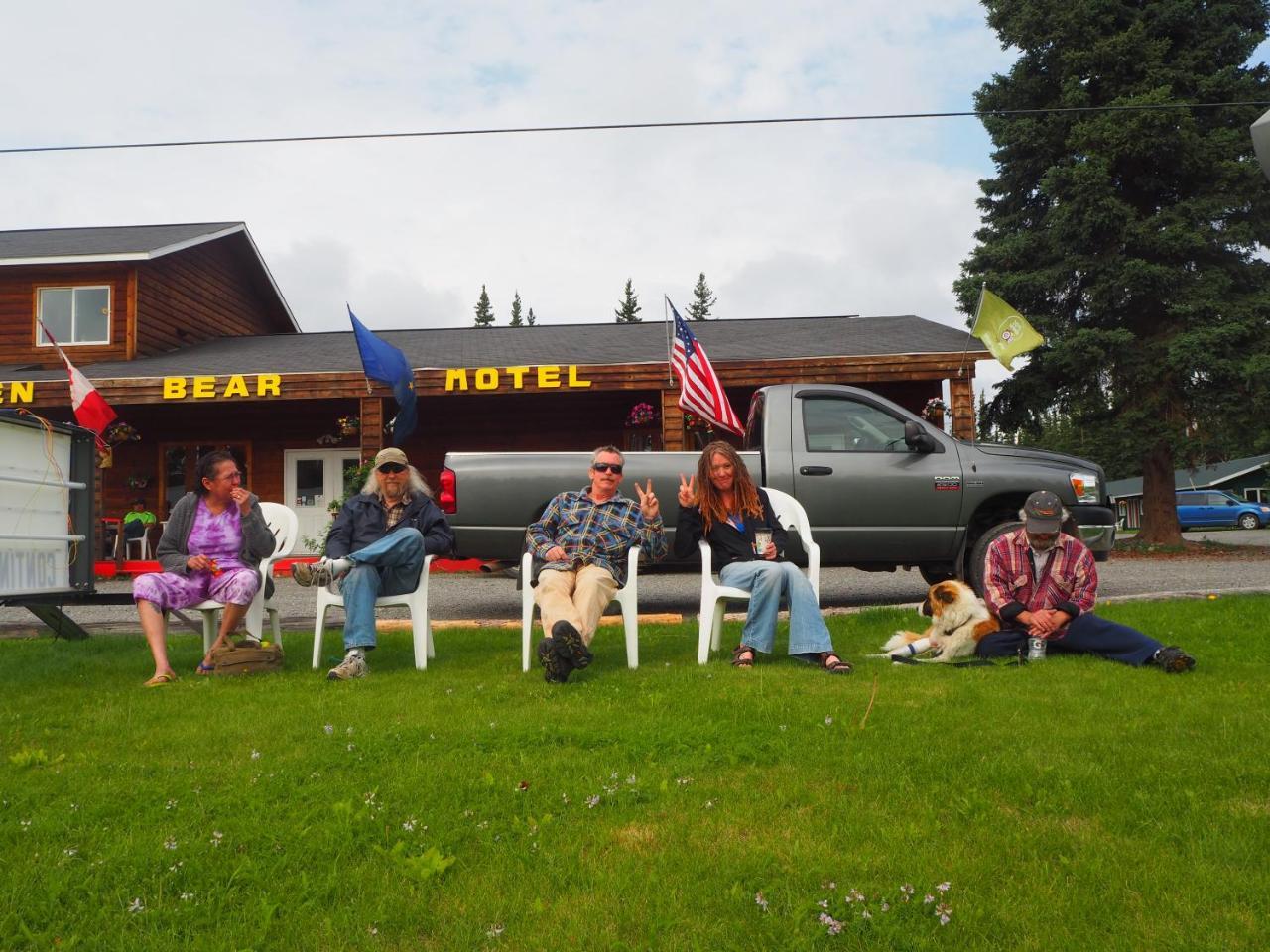The Golden Bear Motel Tok Exterior foto